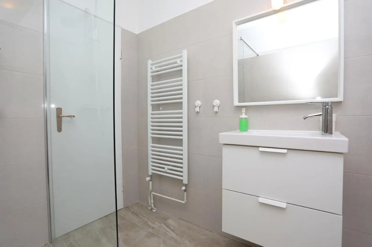 Apartment Falichi Plomin