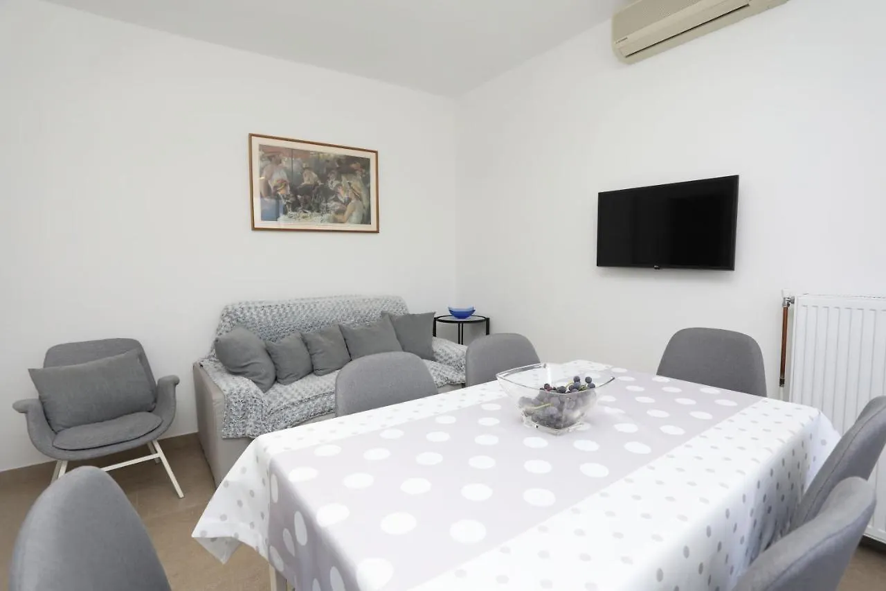 Apartment Falichi Plomin Croatia